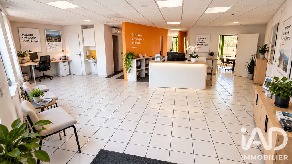 Vente bureaux de 153m² à Bourg-Saint-Andéol