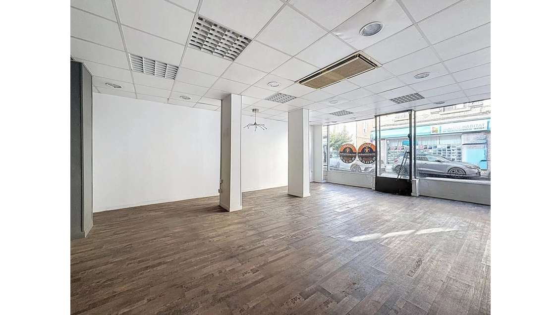 A vendre local commercial hyper centre Bourgoin