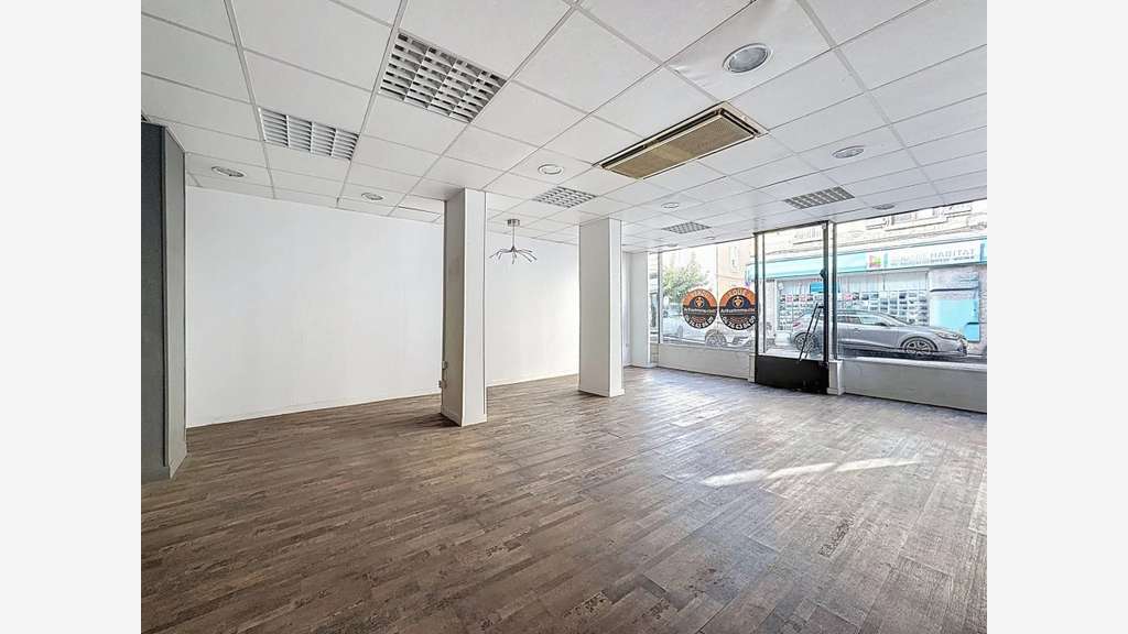 Vente local commercial de 237m² à Bourgoin-Jallieu