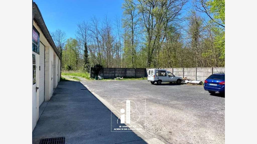 Local commercial 375m² à 10mn de Fontainebleau