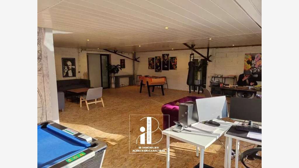 Local commercial 375m² à 10mn de Fontainebleau