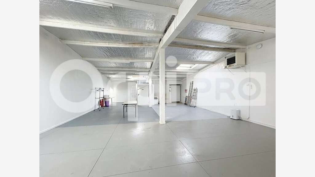 Vente ensemble locaux commerciaux 559m² à Bresles