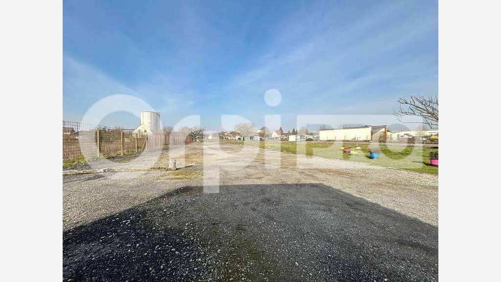 Vente ensemble locaux commerciaux 559m² à Bresles