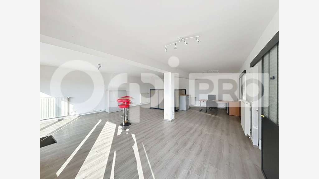 Vente ensemble locaux commerciaux 559m² à Bresles