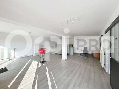 Vente ensemble locaux commerciaux 559m² à Bresles