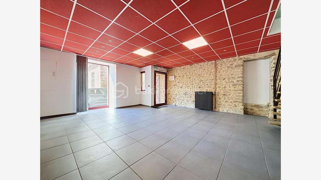 AV local commercial rénové 100m² Bressuire centre