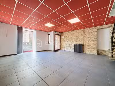 AV local commercial rénové 100m² Bressuire centre