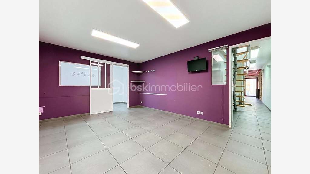 AV local commercial rénové 100m² Bressuire centre