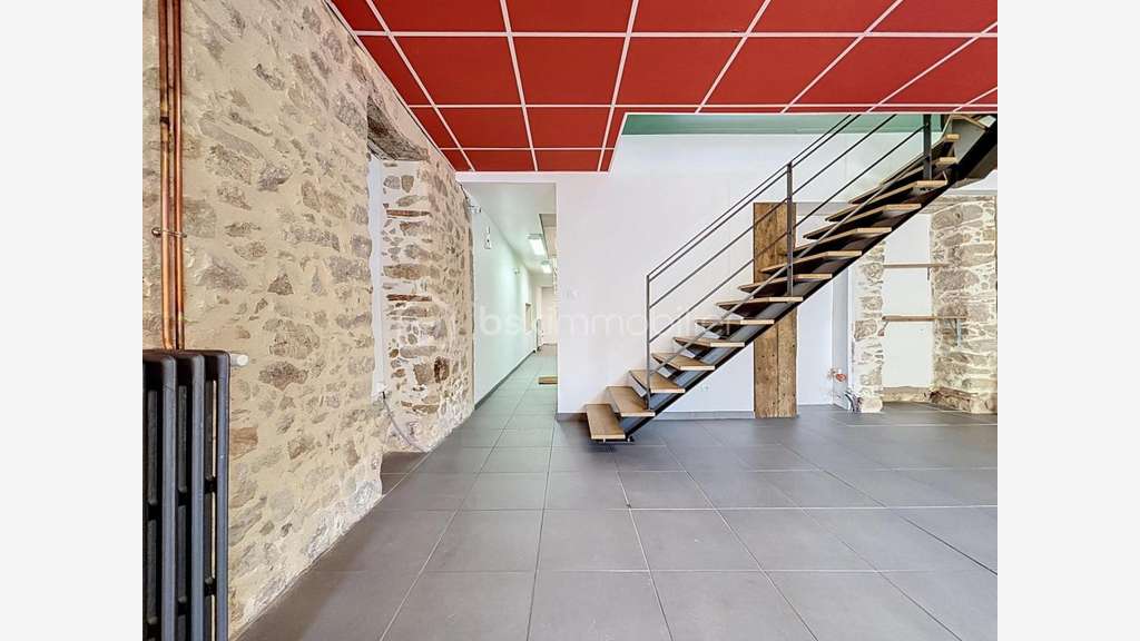 AV local commercial rénové 100m² Bressuire centre
