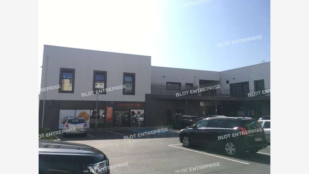 A vendre local commercial 325m² à Brest St Marc