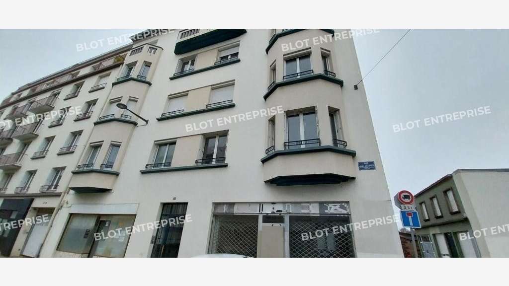 AV locaux commerciaux 50m² à Brest Pilier Rouge