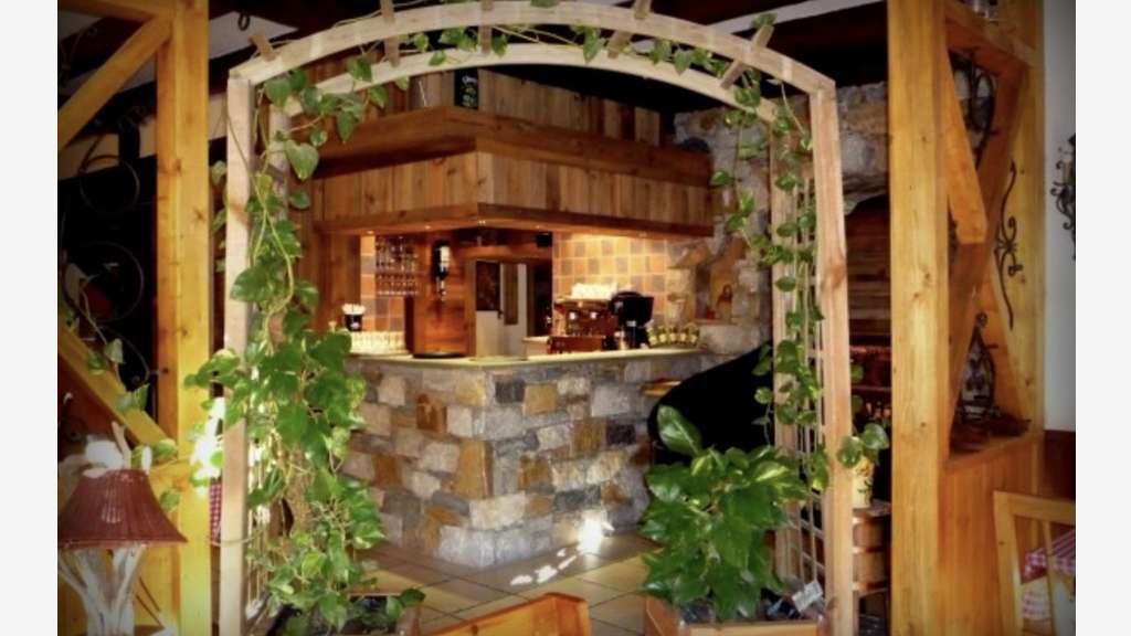 Vente murs restauration à Brides-les-Bains