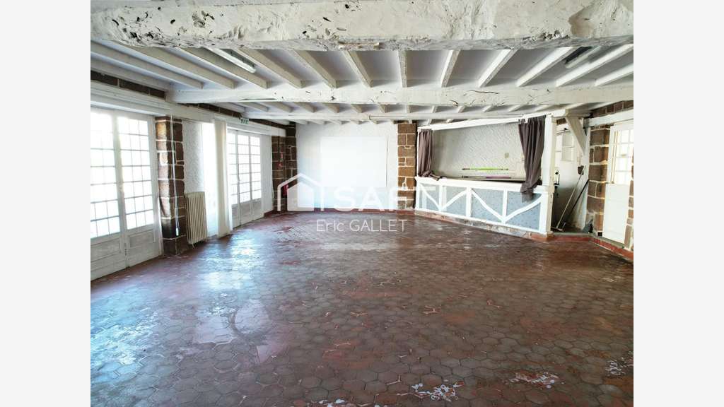 Exceptionnel ensemble immobilier à exploiter