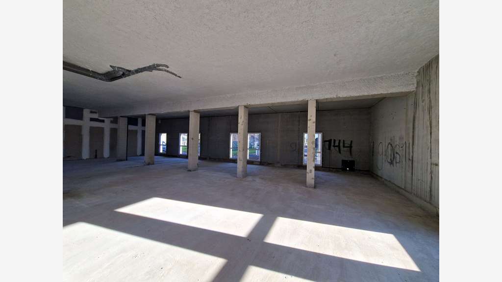 A vendre local commercial ou bureaux 260m² à Caen