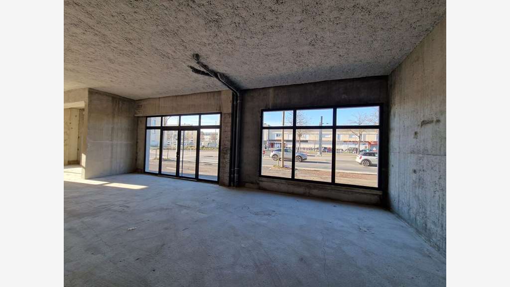 A vendre local commercial ou bureaux 260m² à Caen