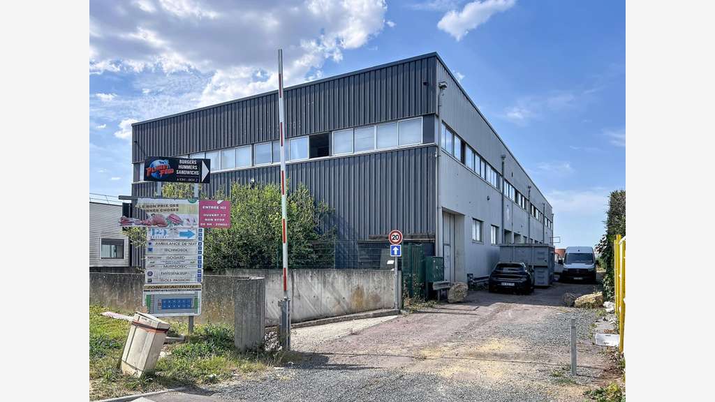AV ensemble immobilier d'activités 2081m² à Caen