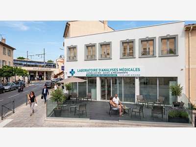 AV Local commercial de 153m² avec terrasse Cagnes