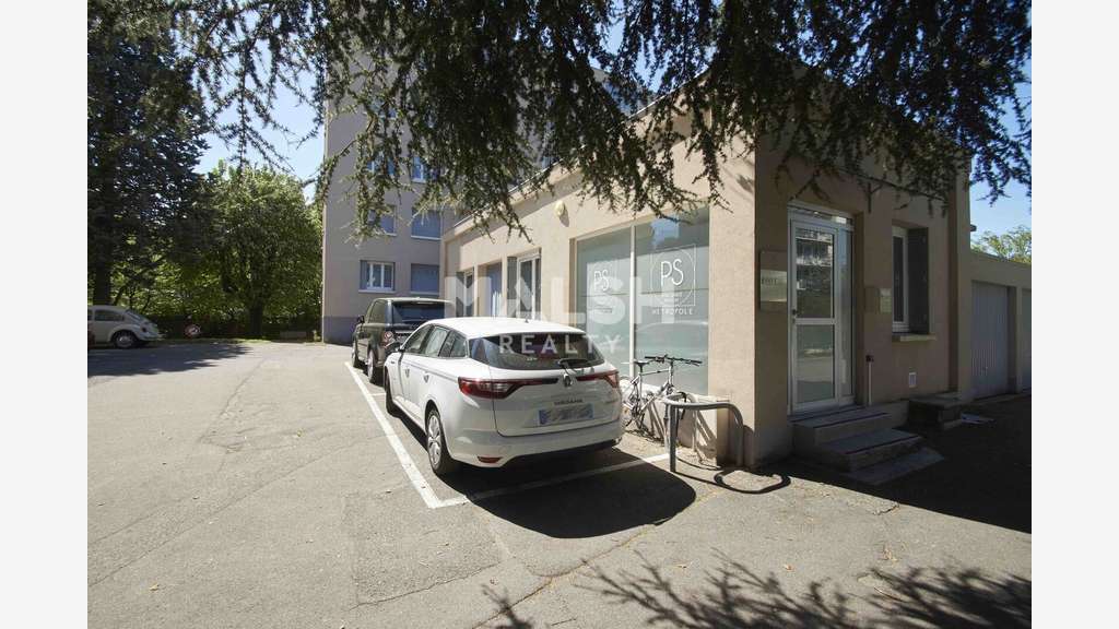À vendre local commercial 90m² à Caluire-et-Cuire