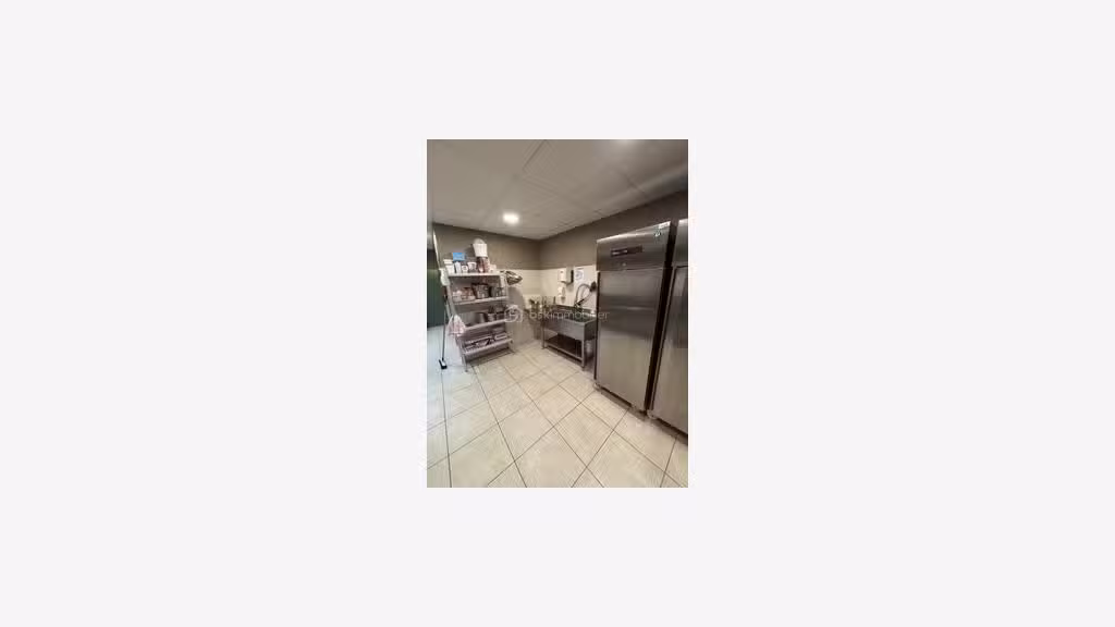 AV local commercial de 130m² au centre de Caluire