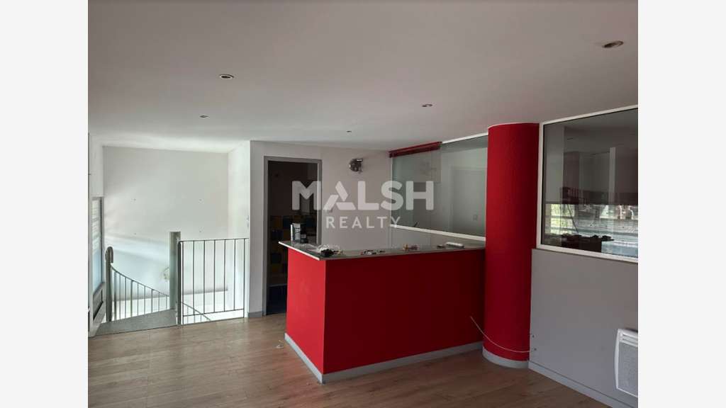CALUIRE ET CUIRE - Local commercial de 300 m² - A