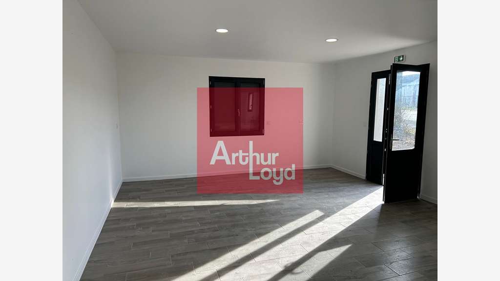 Local d'activité 379m² à vendre à Cancon