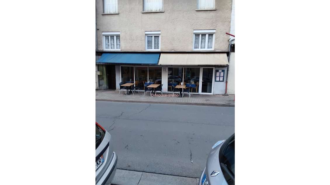 Mur d'un commerce de restauration vente cause