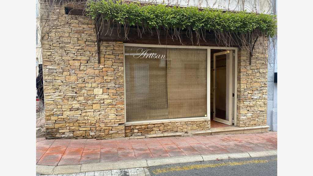 AV local commercial 36m² à Carcès belle visibilité