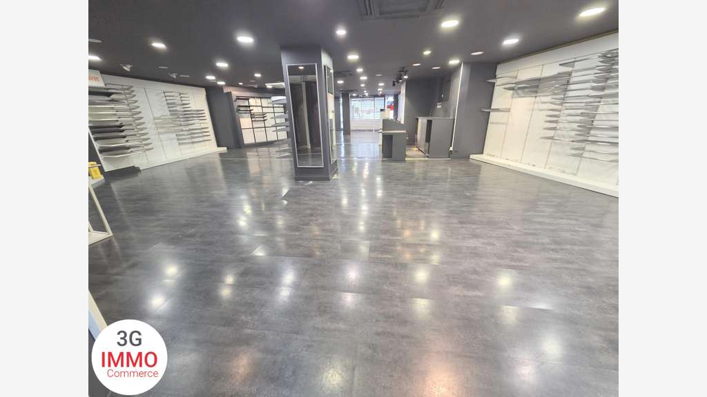 Vente local commercial de 340m² à Carhaix-Plouguer