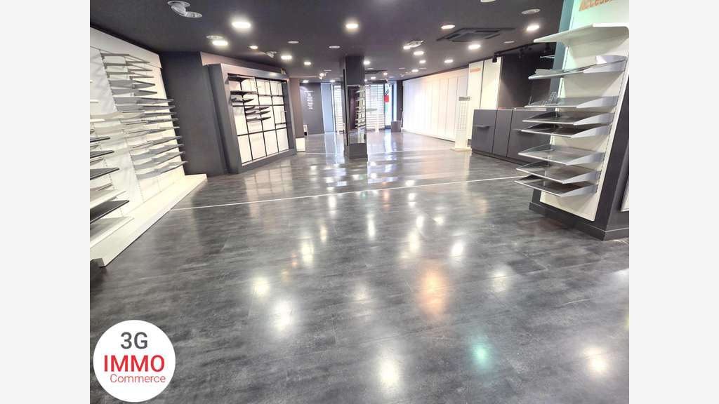 Vente local commercial de 340m² à Carhaix-Plouguer
