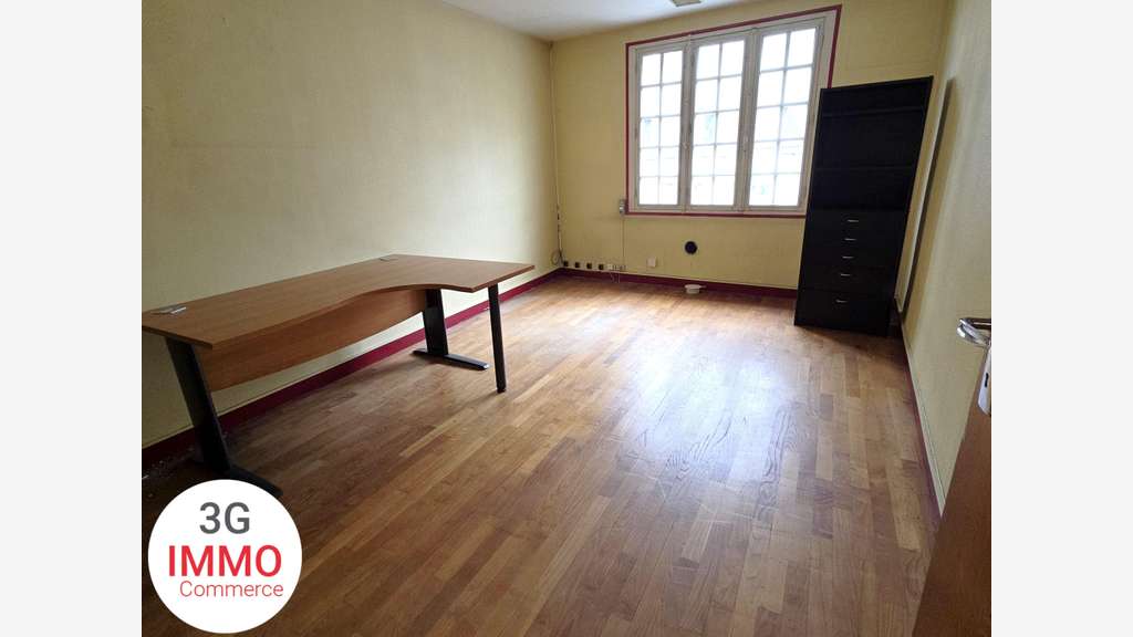 Vente local Commercial de 160m² à Carhaix-plouguer