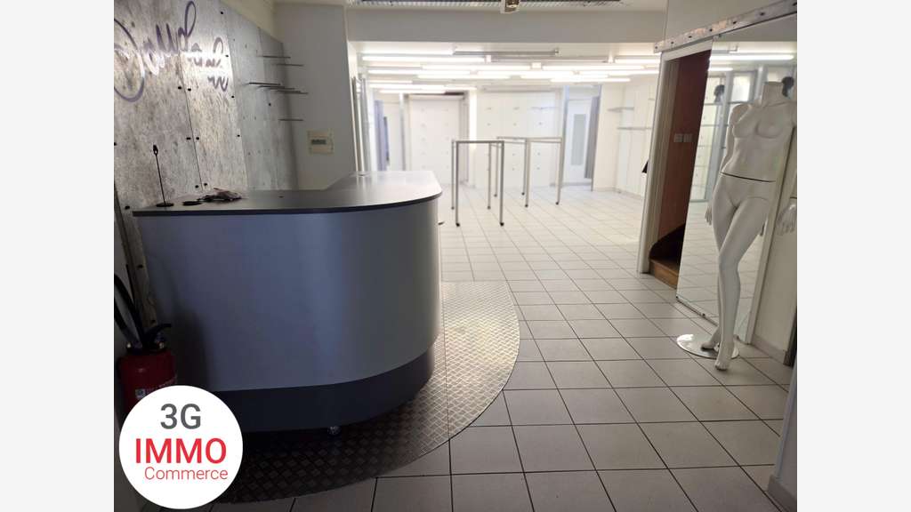 Vente local Commercial de 160m² à Carhaix-plouguer
