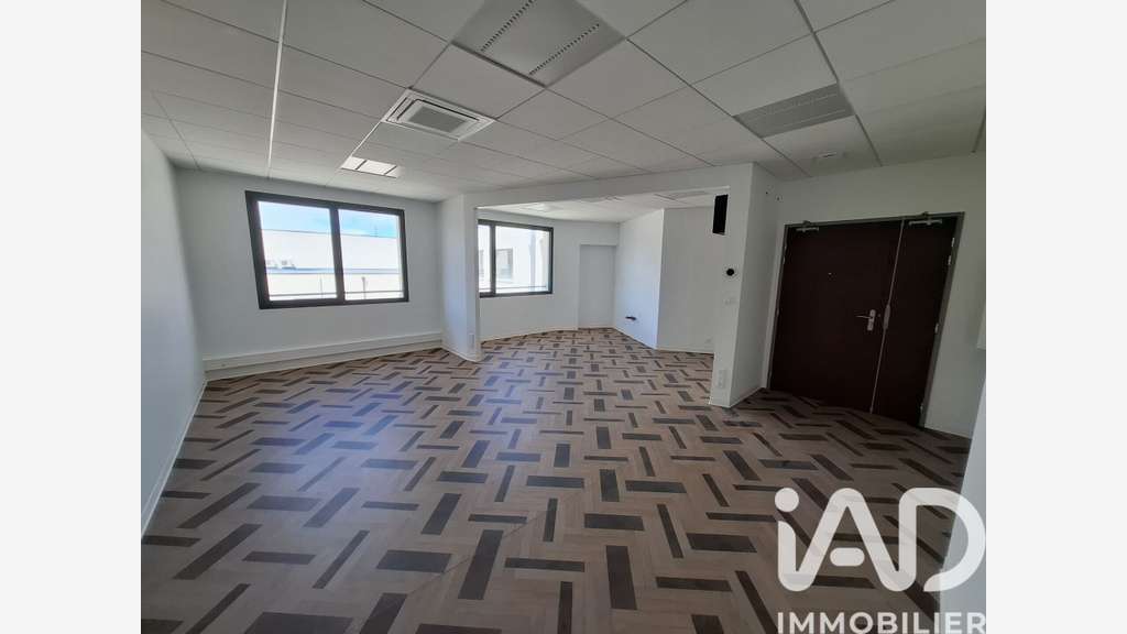 Vente bureau moderne 41m² au 1er étage Carpentras