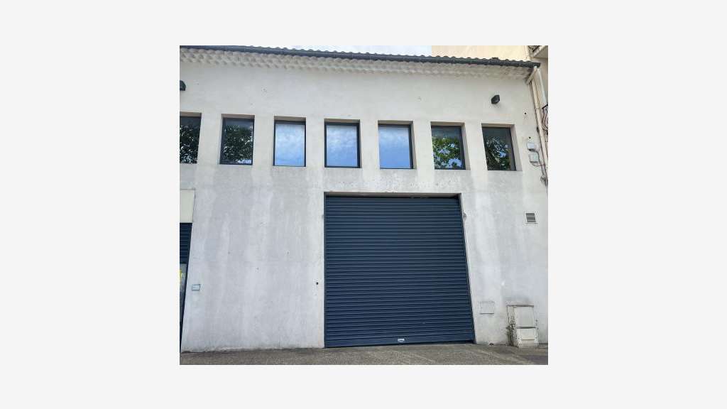 Vente local commercial 352m² à Carpentras