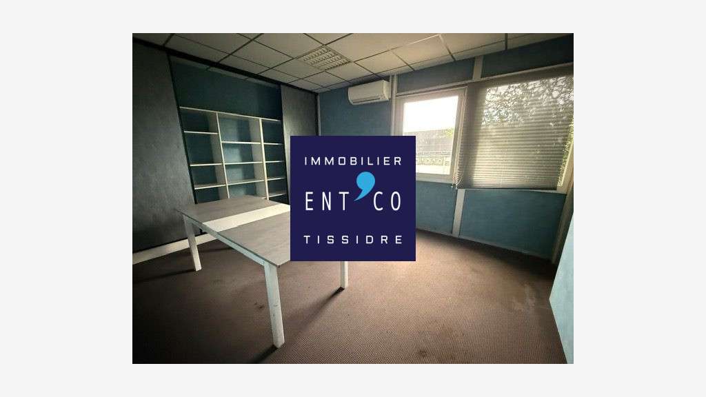 Entrepôt Spacieux et Fonctionnel