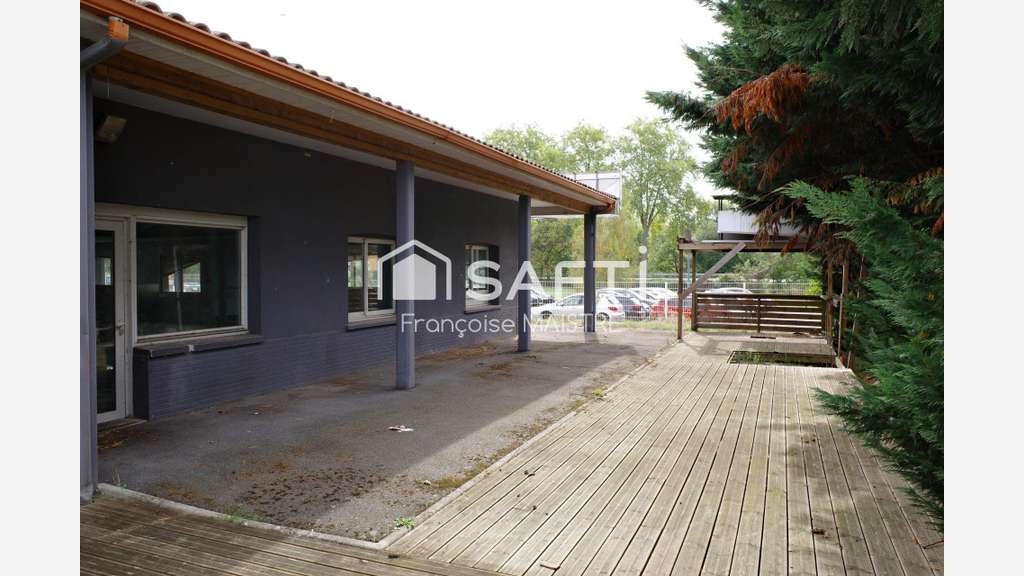 Vente local commercial de 400m² empl N°1 à Castres