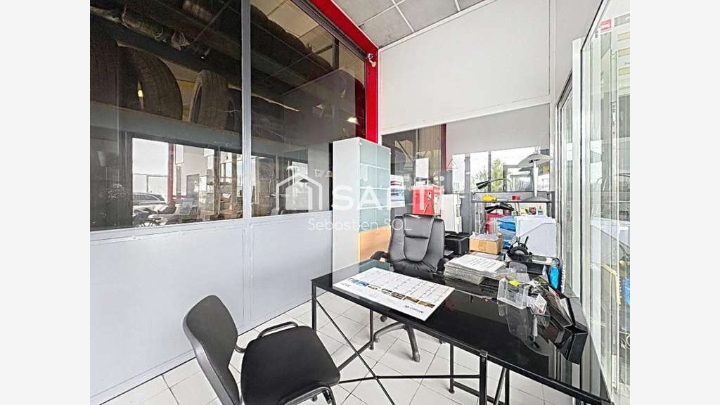 AV ensemble immobilier d'activité à Septfonds