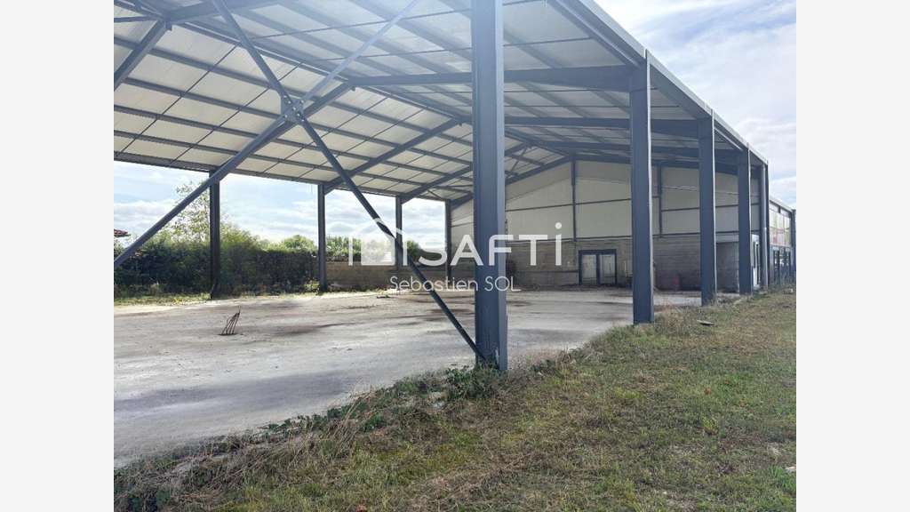 AV ensemble immobilier d'activité à Septfonds