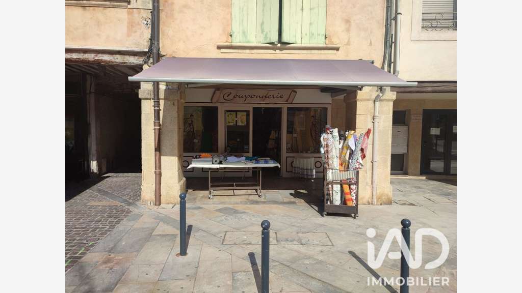 Vente local commercial Place aux Herbes Cavaillon
