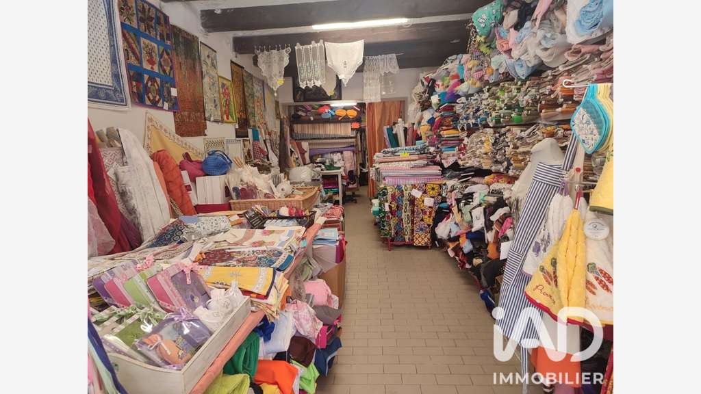 Vente local commercial Place aux Herbes Cavaillon