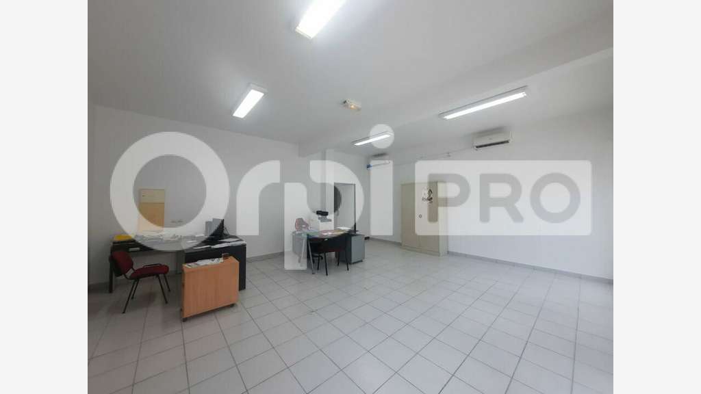Vente locaux avec vitrine de 90m² à Cayenne centre