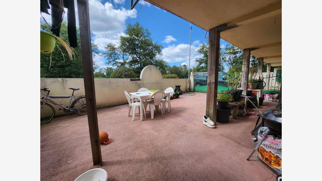 AV chalet comprenant 5 appartements à à Cazaubon