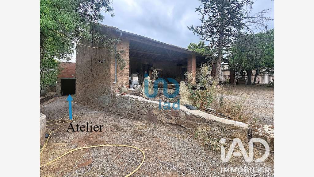 Vente ancienne cave viticole de 660m² à Cazedarnes