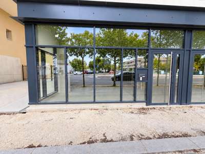 Vente local neuf de 105m² en centre ville de Cenon