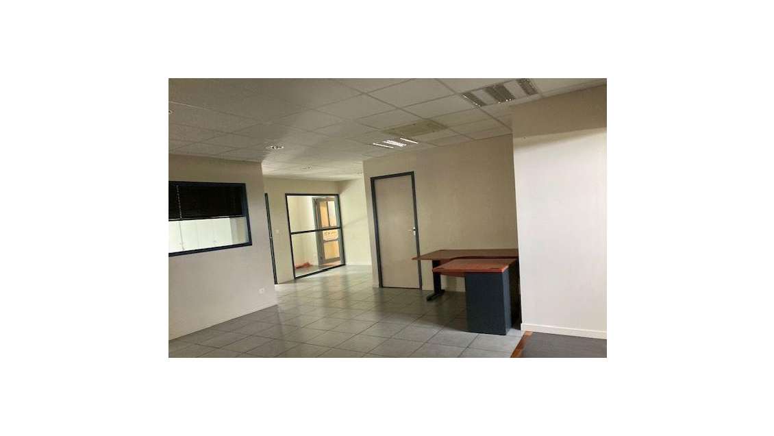 Vente murs de bureaux avec rentabilité à Cesson