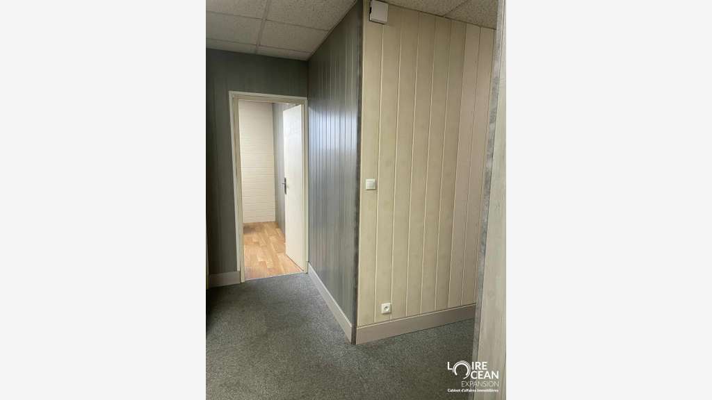 Local commercial 300m² à vendre à Challans Gare