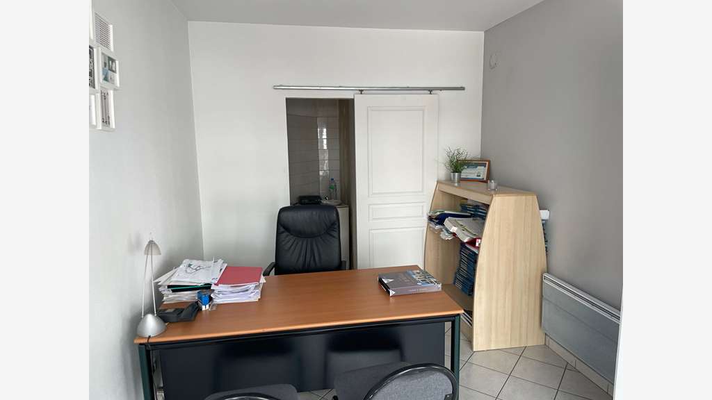 AV local commercial 52m² libre à Chalon sur Saône