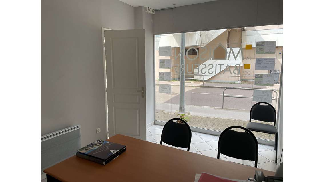 AV local commercial 52m² libre à Chalon sur Saône