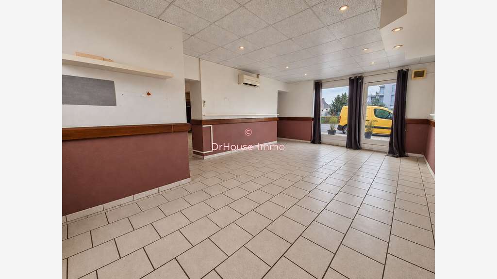 Murs commerciaux (92m2) + appartement T4 (83m2)