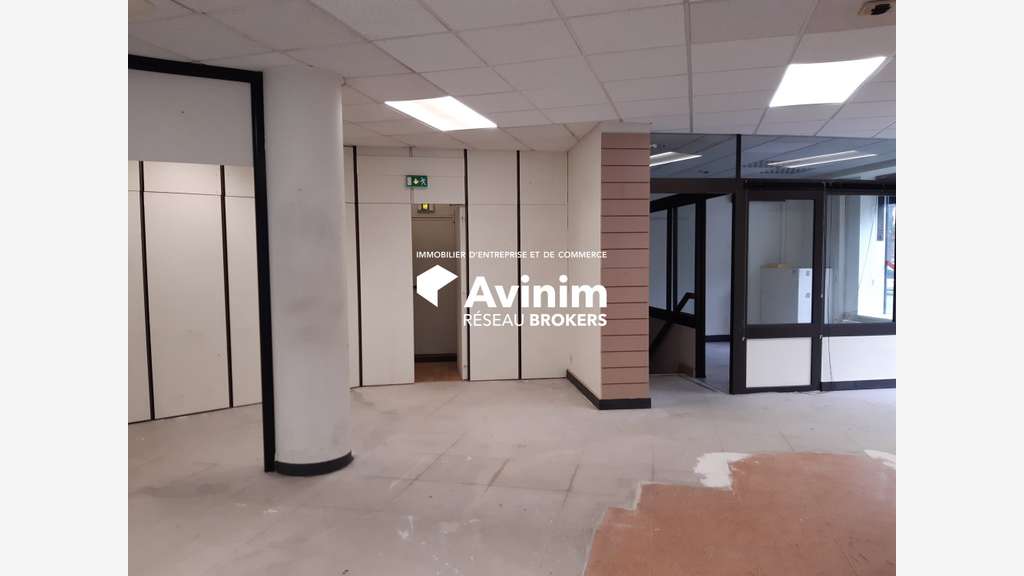 Local commercial 110m² à vendre à Chambéry
