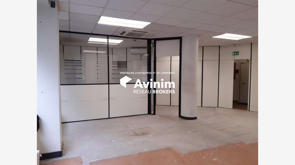 Local commercial 110m² à vendre à Chambéry